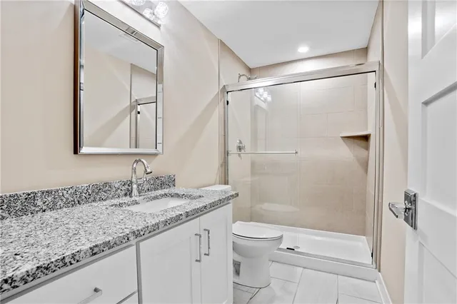 $689,900 | 4367 Northeast Hideaway Drive, Lee's Summit, MO 64064