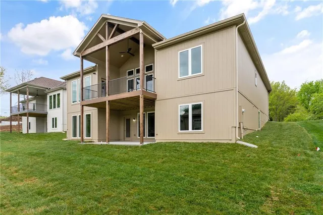 $689,900 | 4367 Northeast Hideaway Drive, Lee's Summit, MO 64064