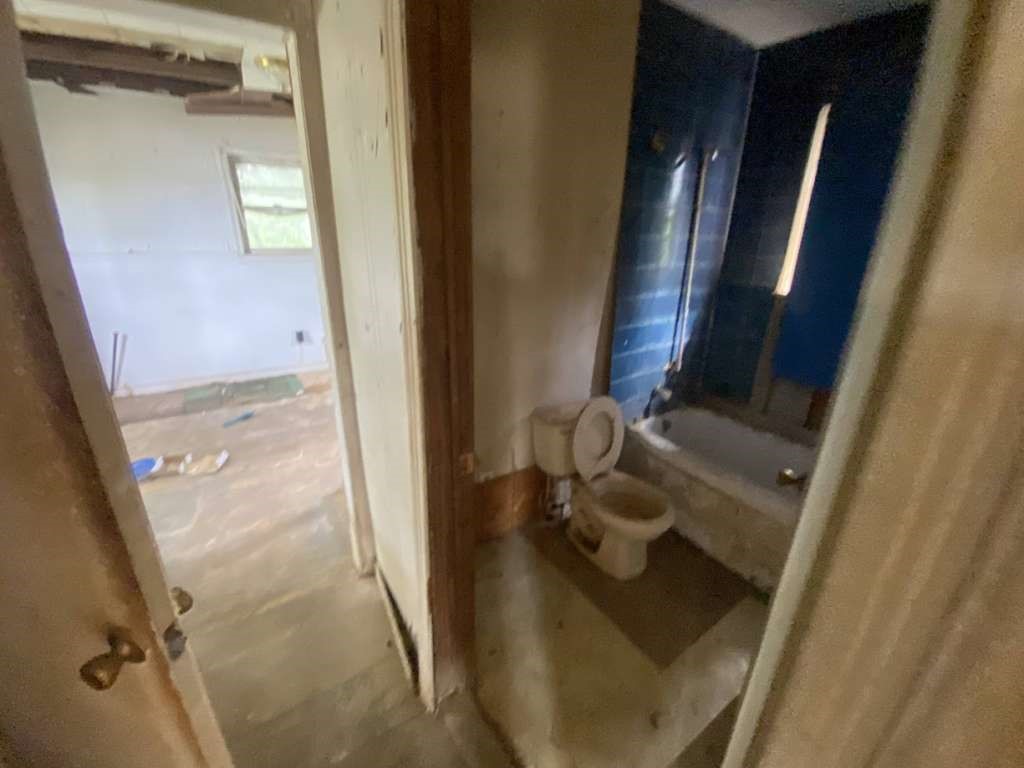 409 West 4th Street Coleman, TX 76834 - Photo 6 of 7 a bathroom with a sink