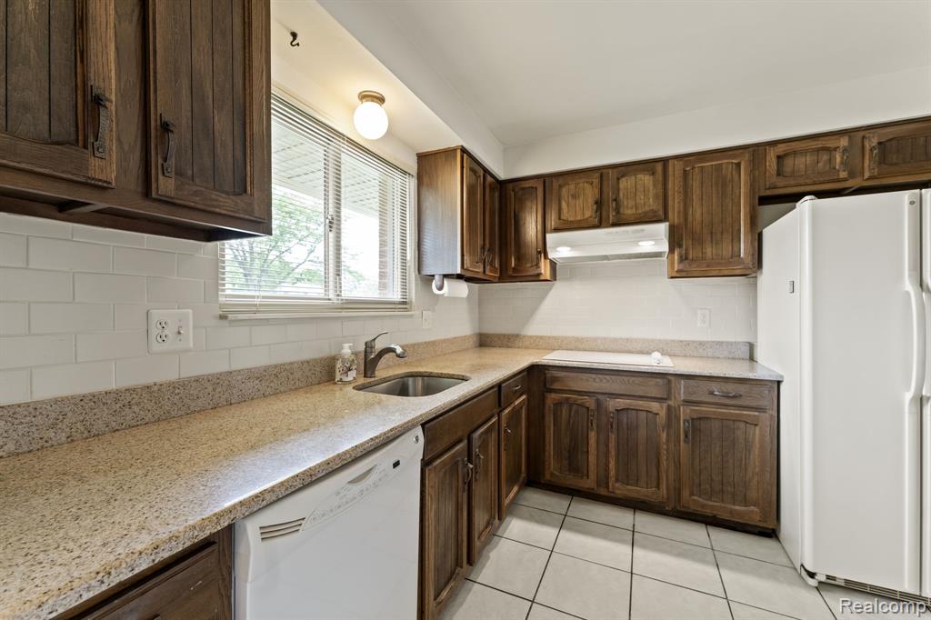 3702 Old Creek Road Troy, MI 48084 - Photo 4 of 37 Gallery Image 4
