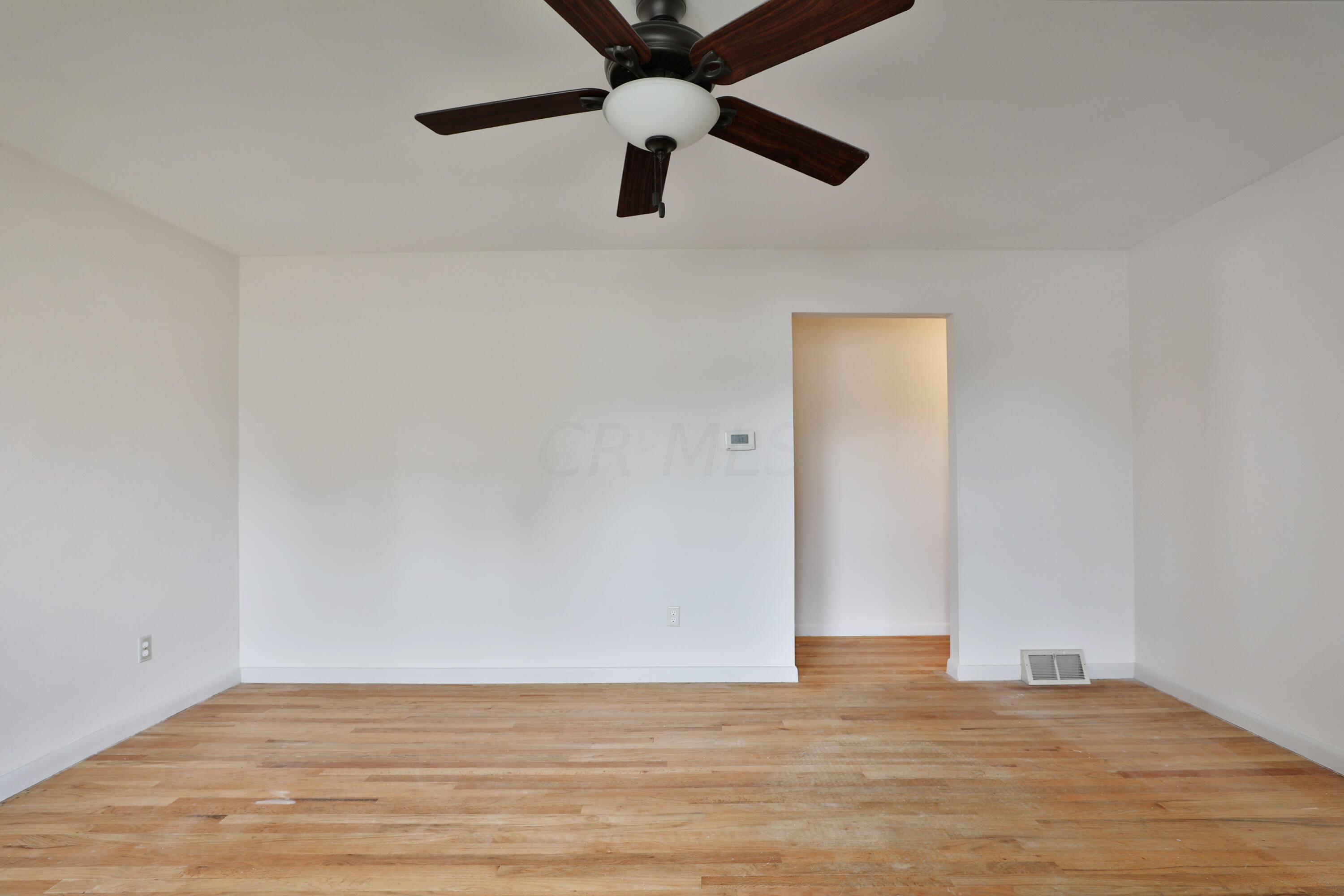 127 Cullman Road Columbus, OH 43207 - Photo 5 of 28 127-Cullman-06