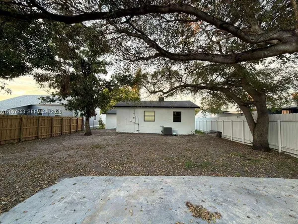 $3,299 | 854 Northwest 76th Street, Miami, FL 33150