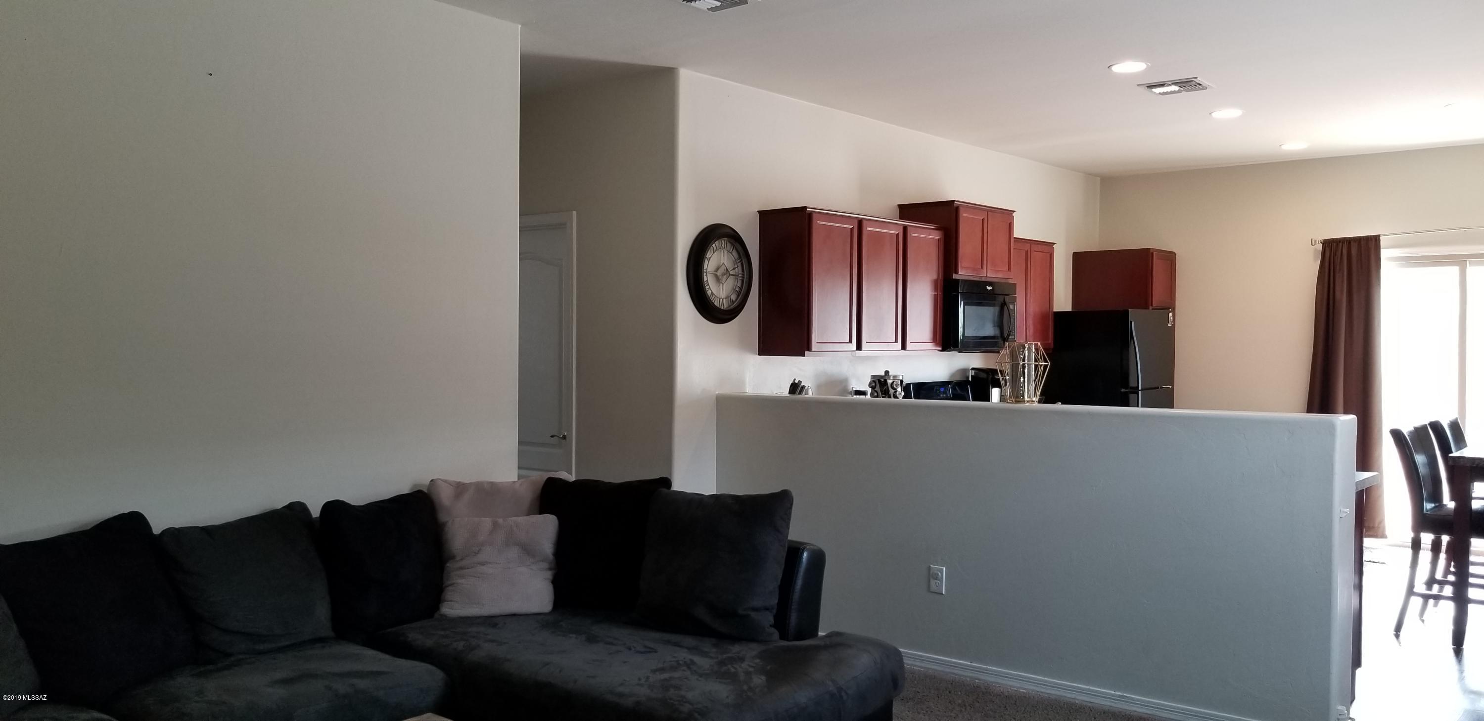 8289 West Razorbill Drive Tucson, AZ 85757 - Photo 5 of 10 Gallery Image 5