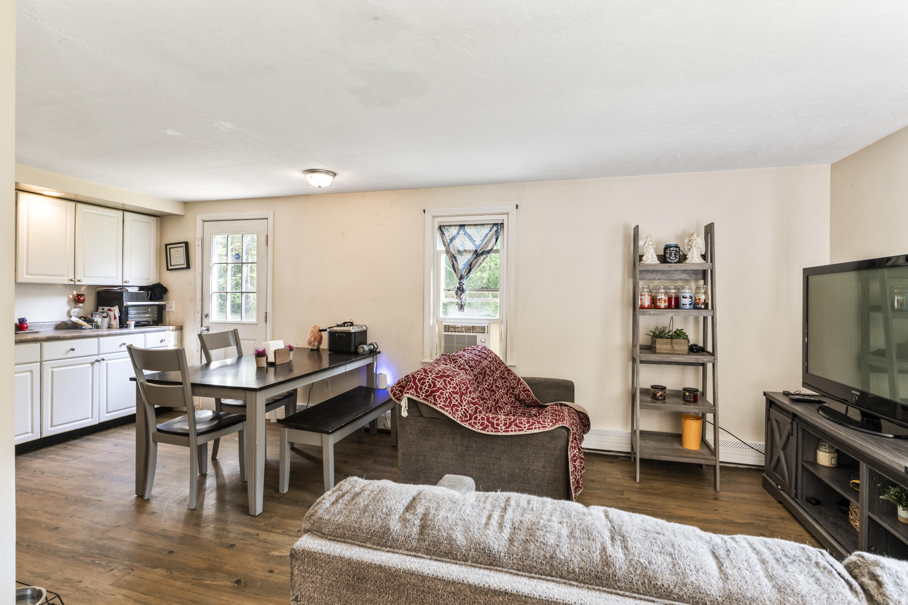 62 Emery Circle Buxton, ME 04093 - Photo 9 of 40 photos_high_resolution_62_Emery_Cir_104