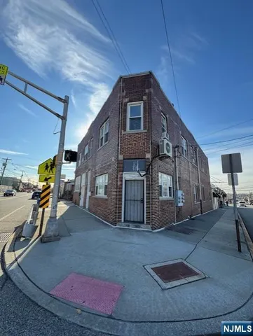 $2,200 | 295 Midland Avenue, Unit 1, Garfield, NJ 07026