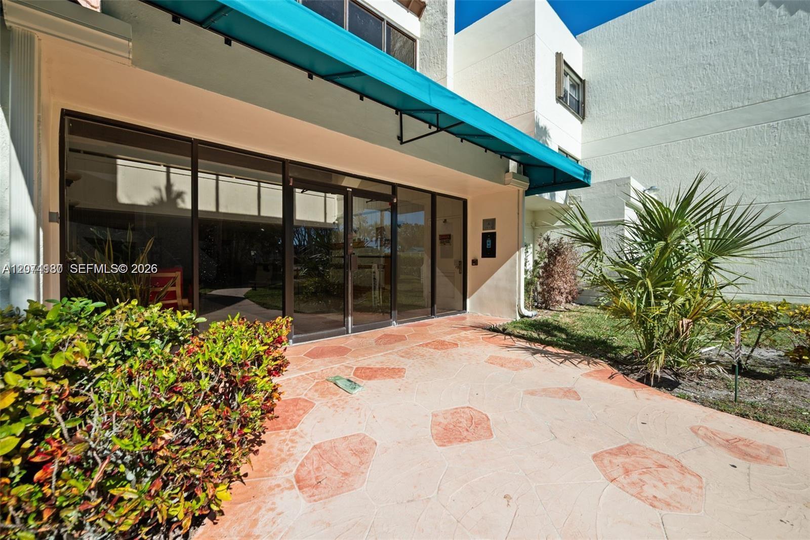 301 Racquet Club Road, Unit 104 Weston, FL 33326 - Photo 16 of 21 Gallery Image 16