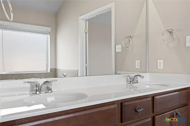 $227,000 | 504 Parkfield Lane, Temple, TX 76502