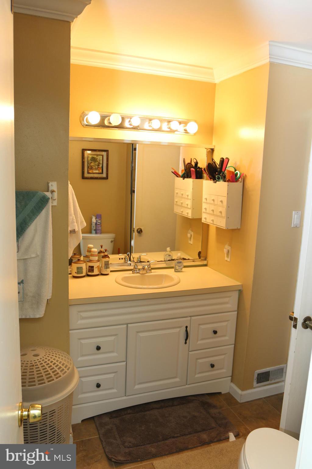 56 Plumstead Road Sewell, NJ 08080 - Photo 18 of 25