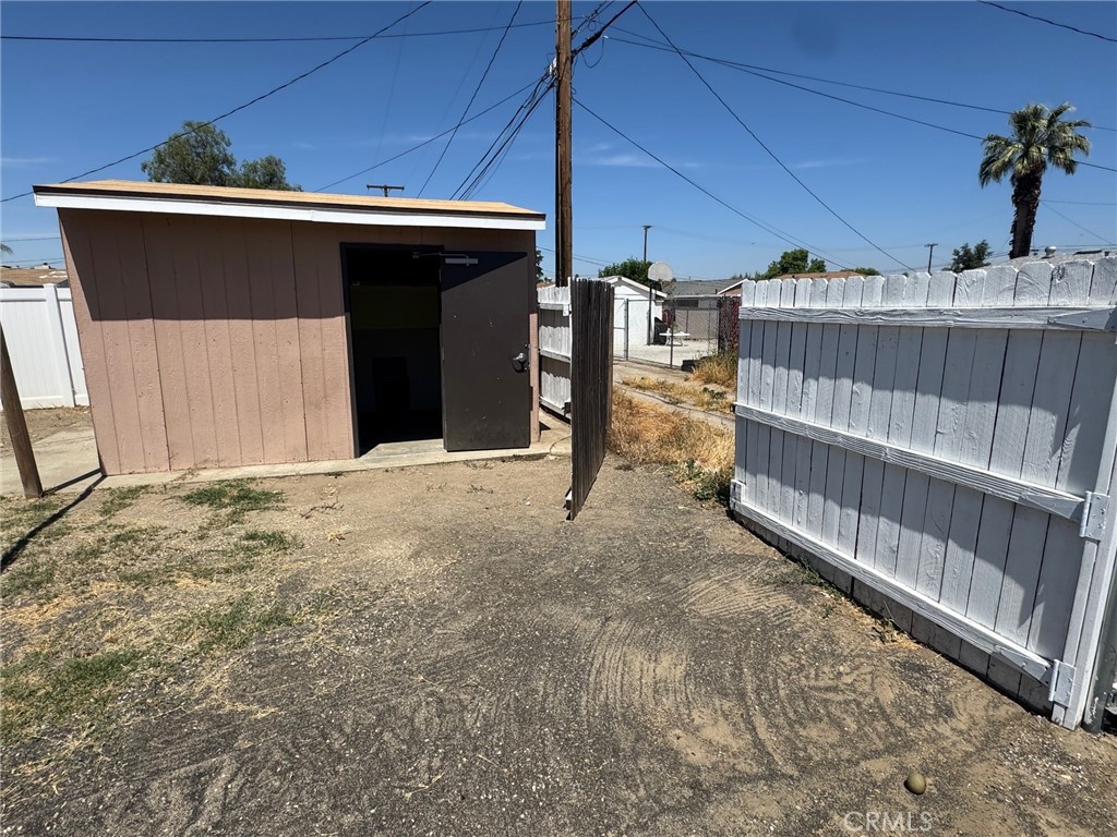 926 Griffith Way Hemet, CA 92543 - Photo 25 of 30 a view of small space
