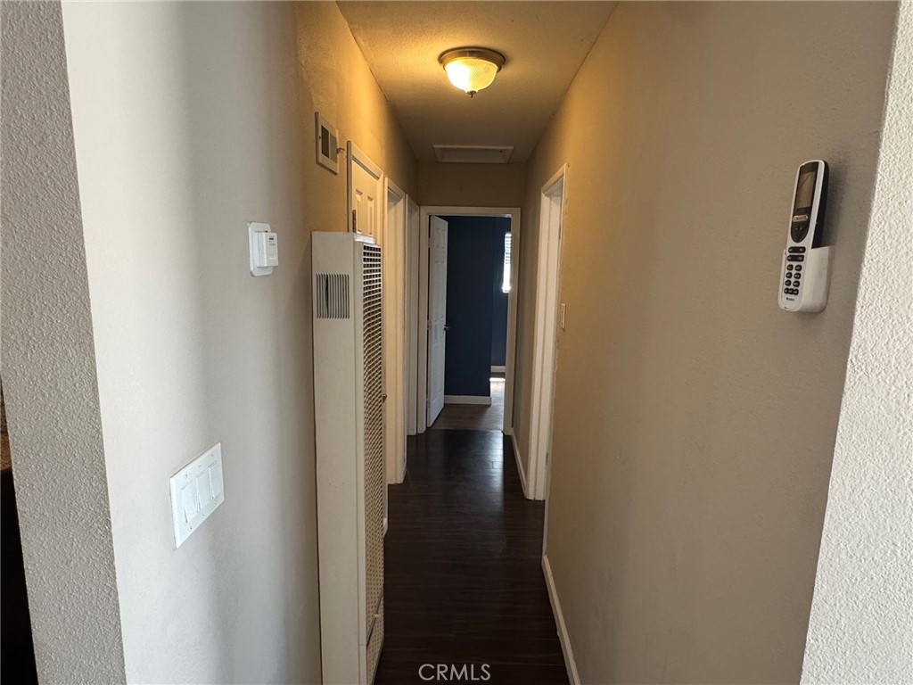 926 Griffith Way Hemet, CA 92543 - Photo 6 of 30 a view of a hallway