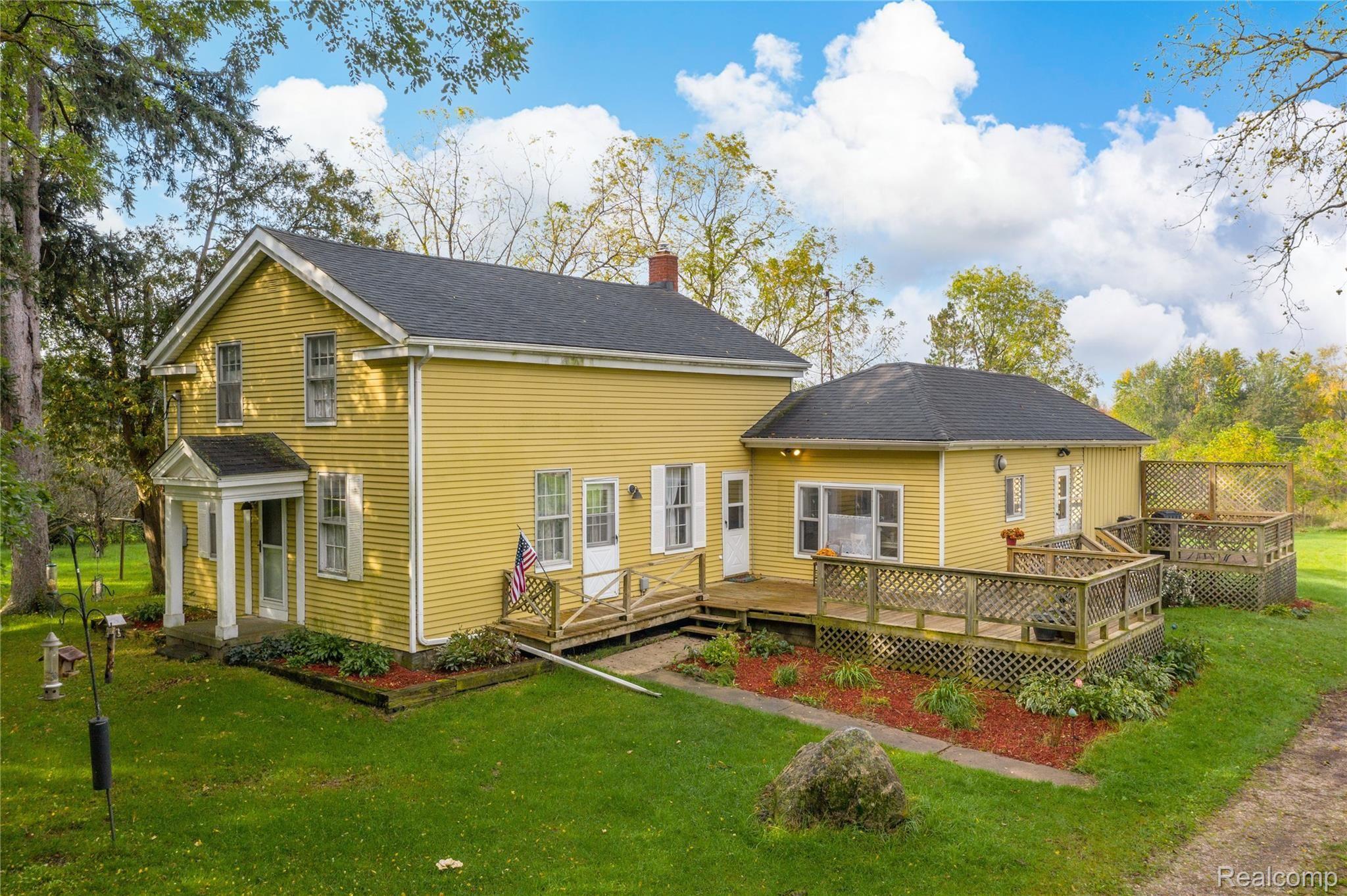 2816 County Farm Road Howell, MI 48843 - Photo 1 of 30 Exteriors (3 of 20).jpg