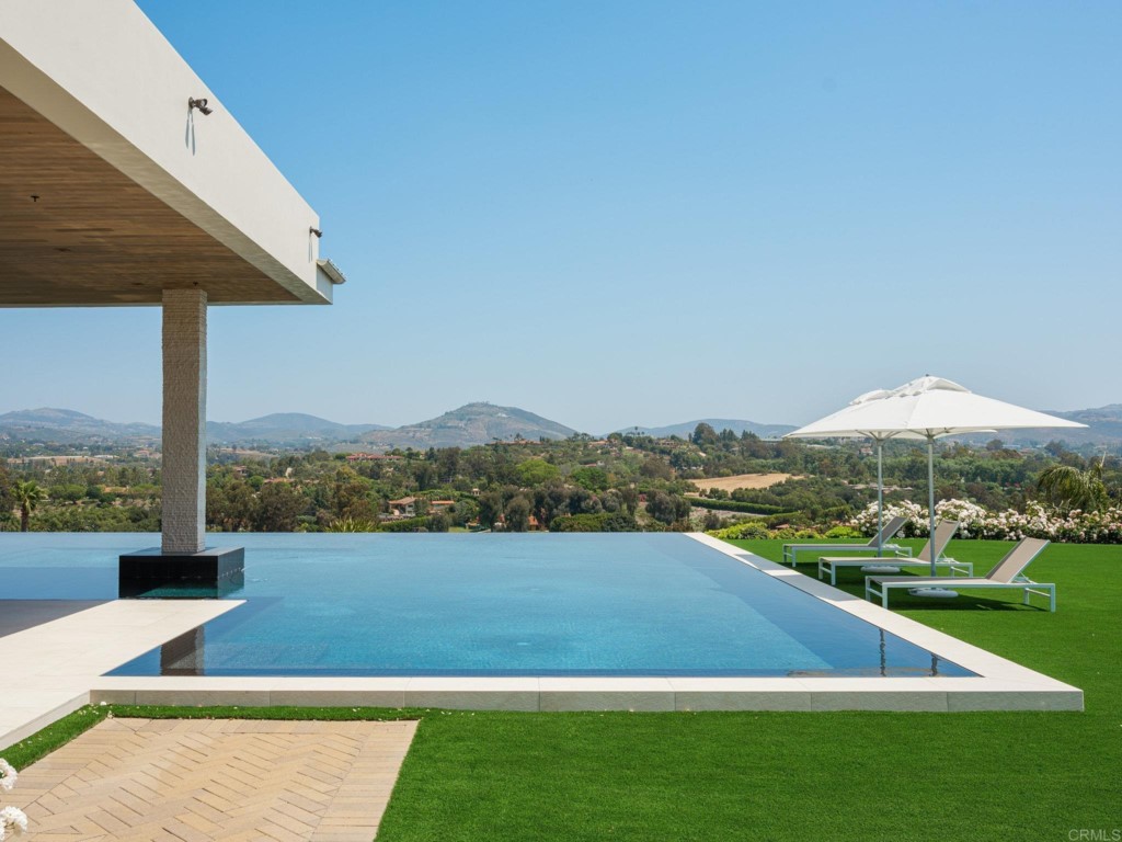 5516 La Crescenta Road Rancho Santa Fe, CA 92067 - Photo 17 of 68