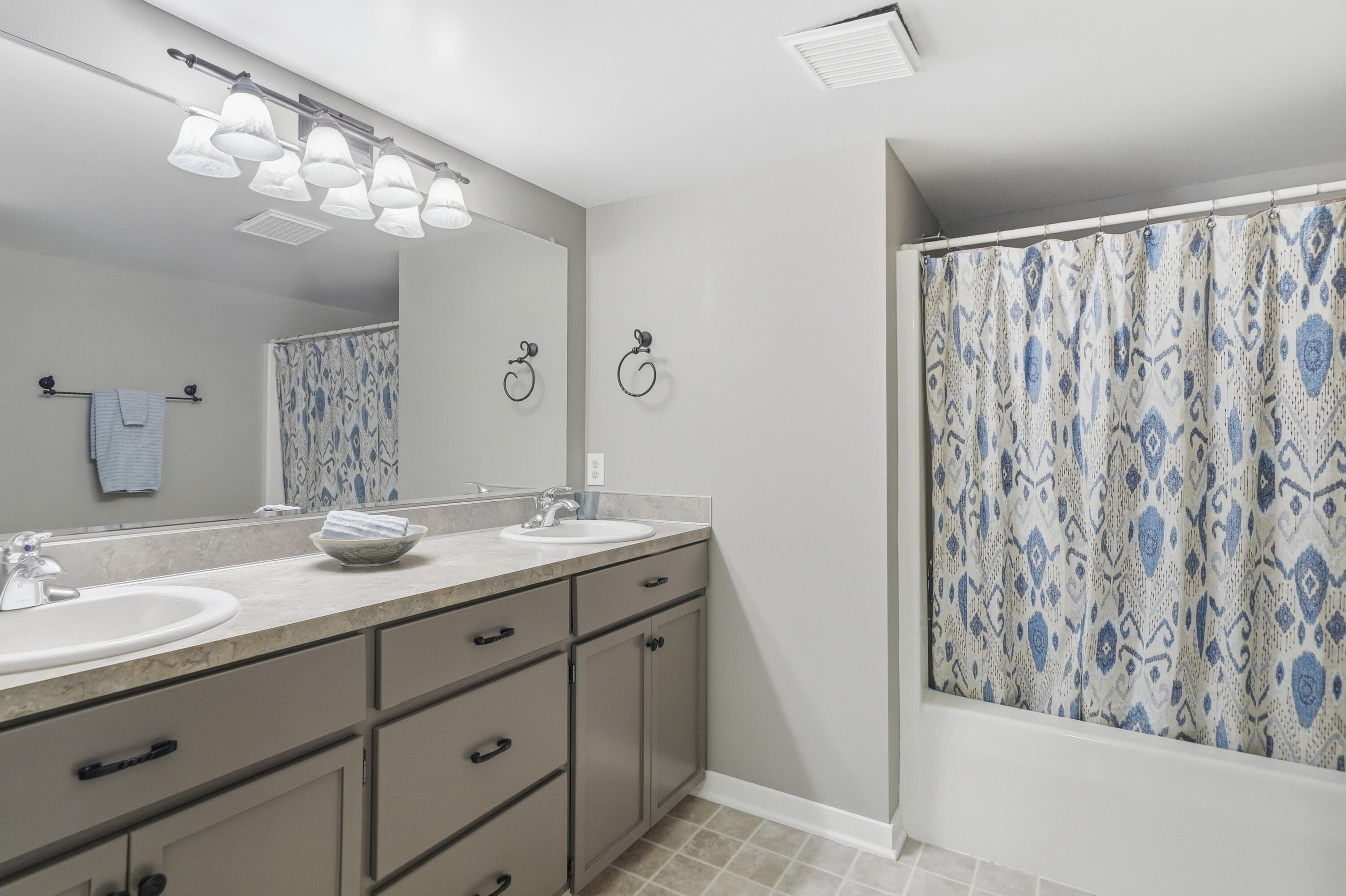 8886 Stonepoint Court Jenison, MI 49428 - Photo 43 of 68 _CR_4193