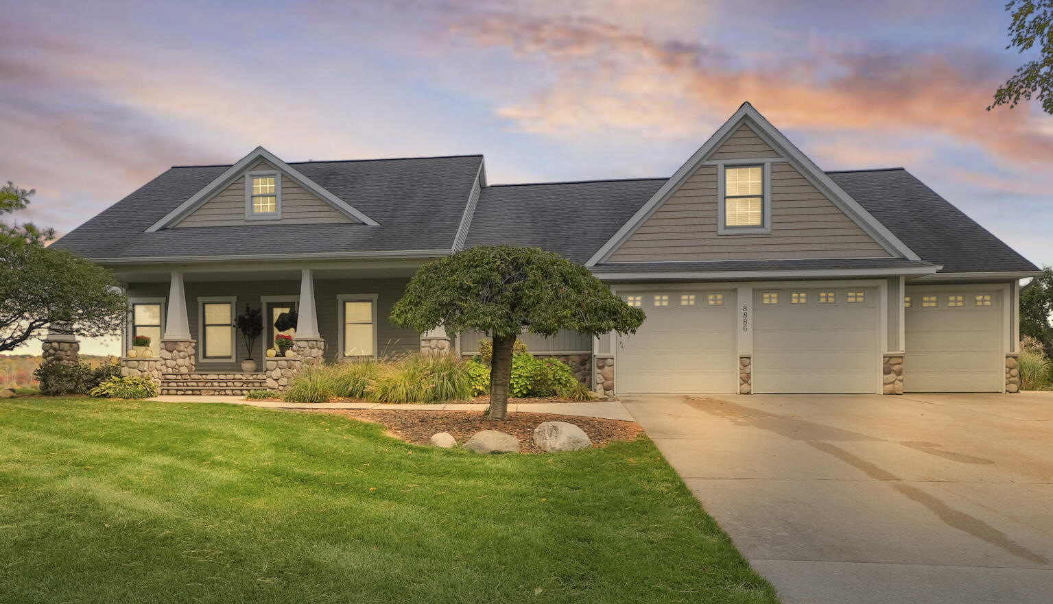 8886 Stonepoint Court Jenison, MI 49428 - Photo 68 of 68 DSC09269 dd