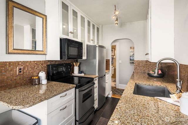 $515,000 | 321 Boylston Avenue East, Unit 306, Seattle, WA 98102