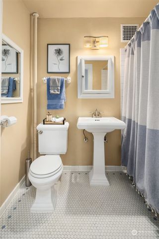 $515,000 | 321 Boylston Avenue East, Unit 306, Seattle, WA 98102