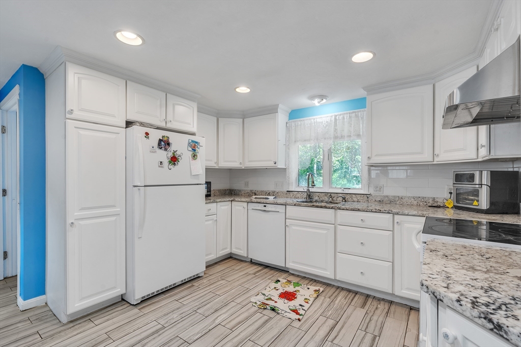1163 Webster Street Hanover, MA 02339 - Photo 12 of 31 Gallery Image 12