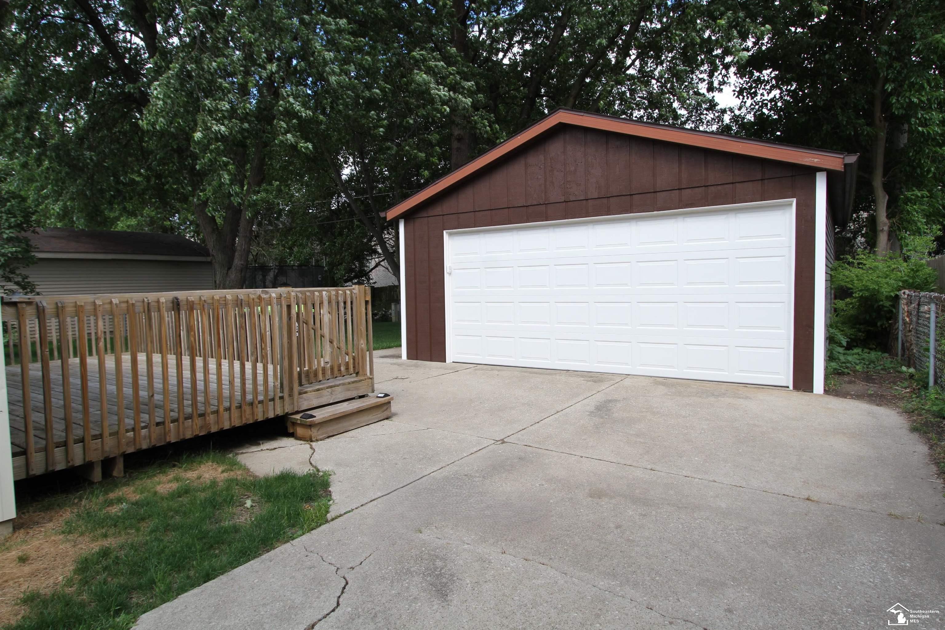 626 John Rolfe Drive Monroe, MI 48162 - Photo 4 of 31