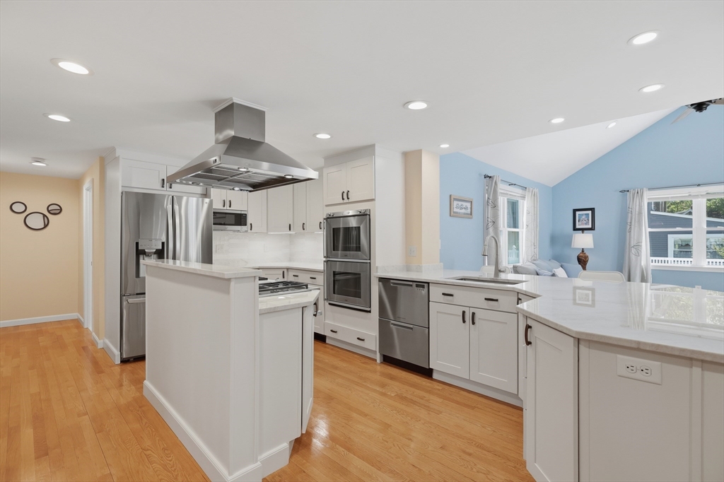35 Kendrick Road Wakefield, MA 01880 - Photo 5 of 29