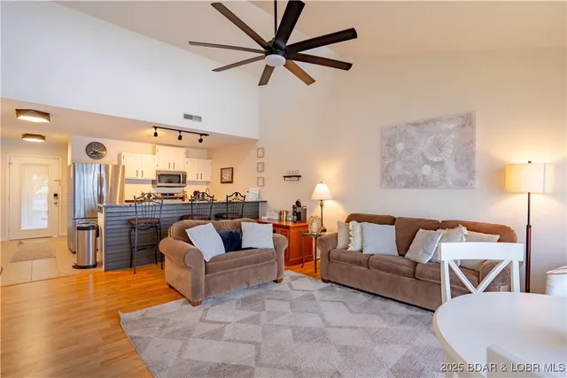 $289,500 | 875 Parkside Place, Unit A407, Osage Beach, MO 65065