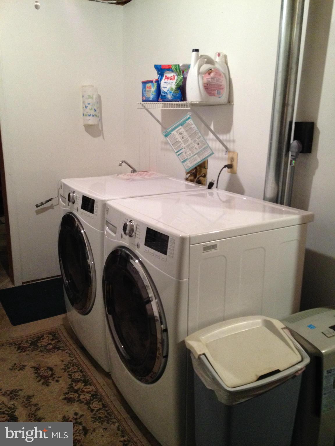 7244 Wilson Road Marshall, VA 20115 - Photo 18 of 30 a utility room with dryer and washer