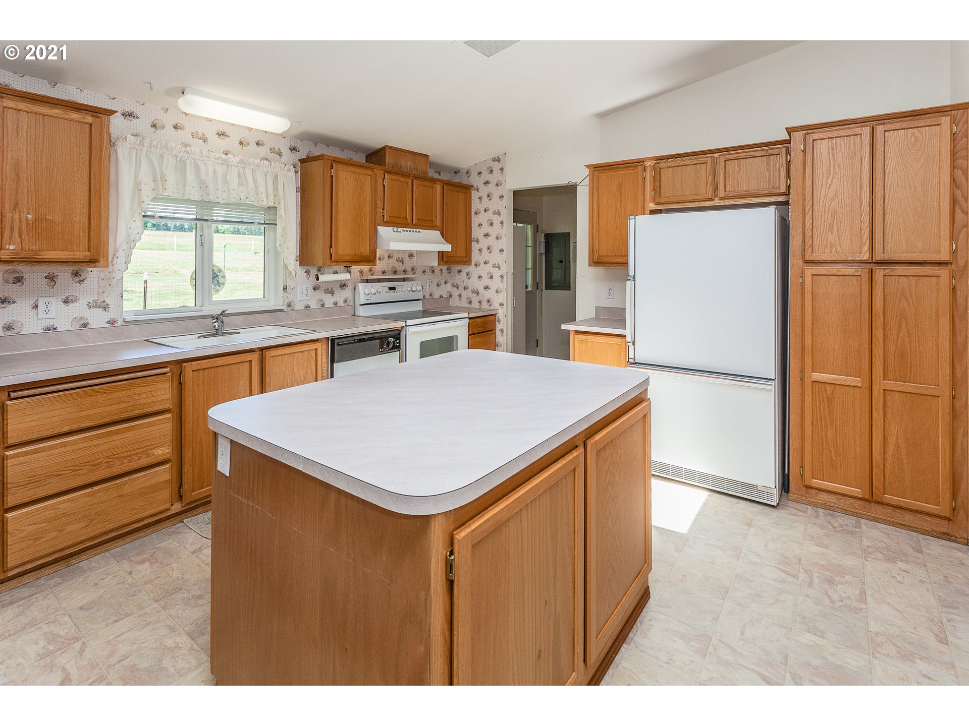 54206 Kalberer Road Scappoose, OR 97056 - Photo 8 of 11 Gallery Image 8