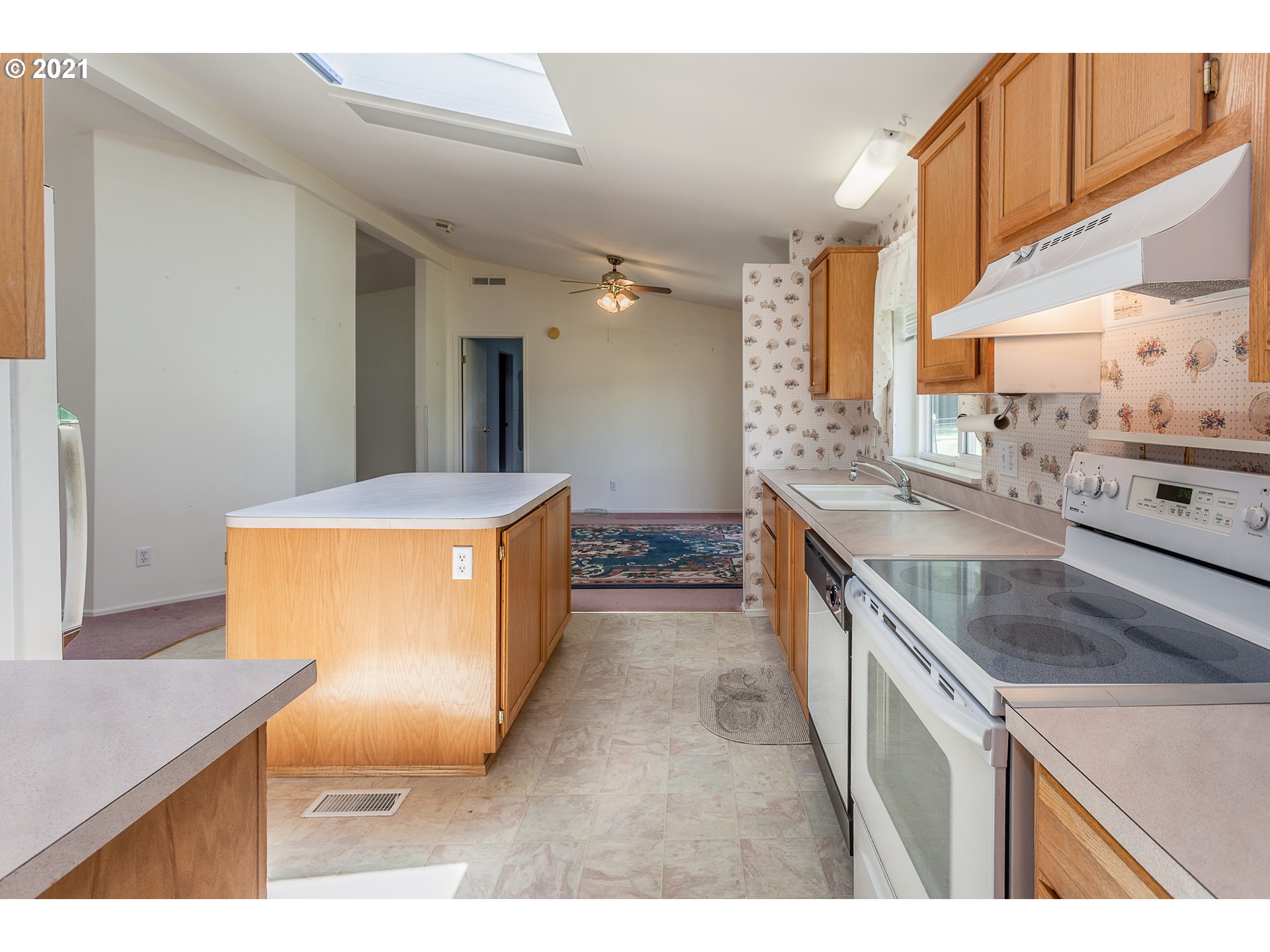 54206 Kalberer Road Scappoose, OR 97056 - Photo 9 of 11 Gallery Image 9