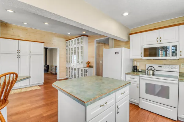 $850,000 | 24295 Matson Point Trail, Pelican Rapids, MN 56572