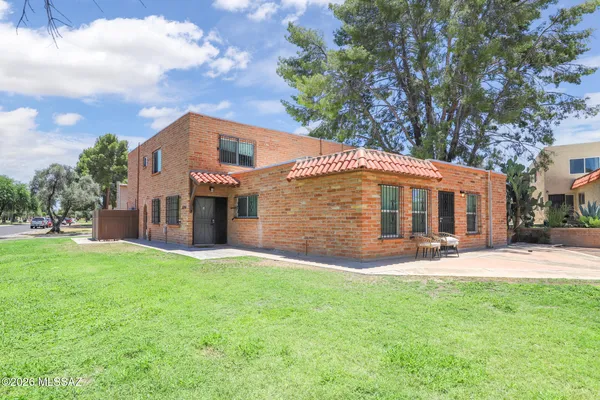 $1,350 | 6596 Calle La Paz, Unit B, Tucson, AZ 85715