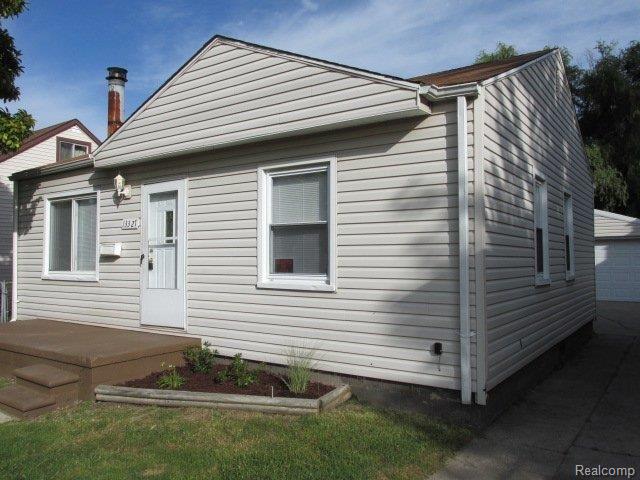 13327 Toepfer Road Warren, MI 48089 - Photo 3 of 17 IMG_6943.JPG