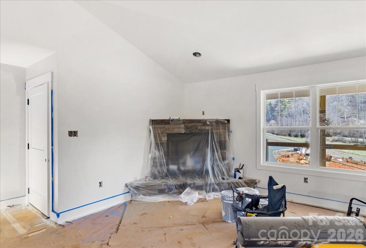 94 Baileys Cove Road, Unit 9 Marshall, NC 28753 - Photo 7 of 30 a living room with furniture