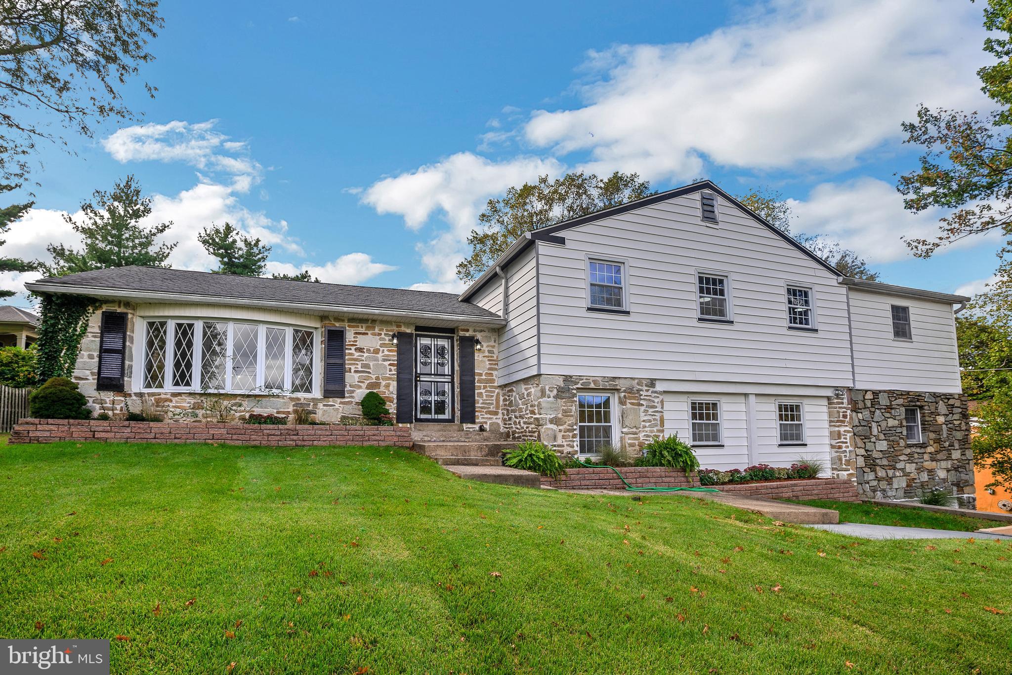 634 Moredon Road Huntingdon Valley, PA 19006 - Photo 1 of 19