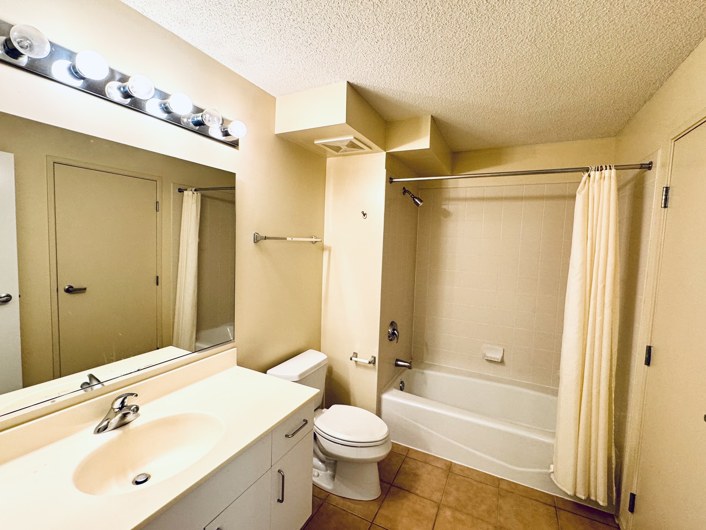 800 Elgin Road, Unit 812 Evanston, IL 60201 - Photo 9 of 19