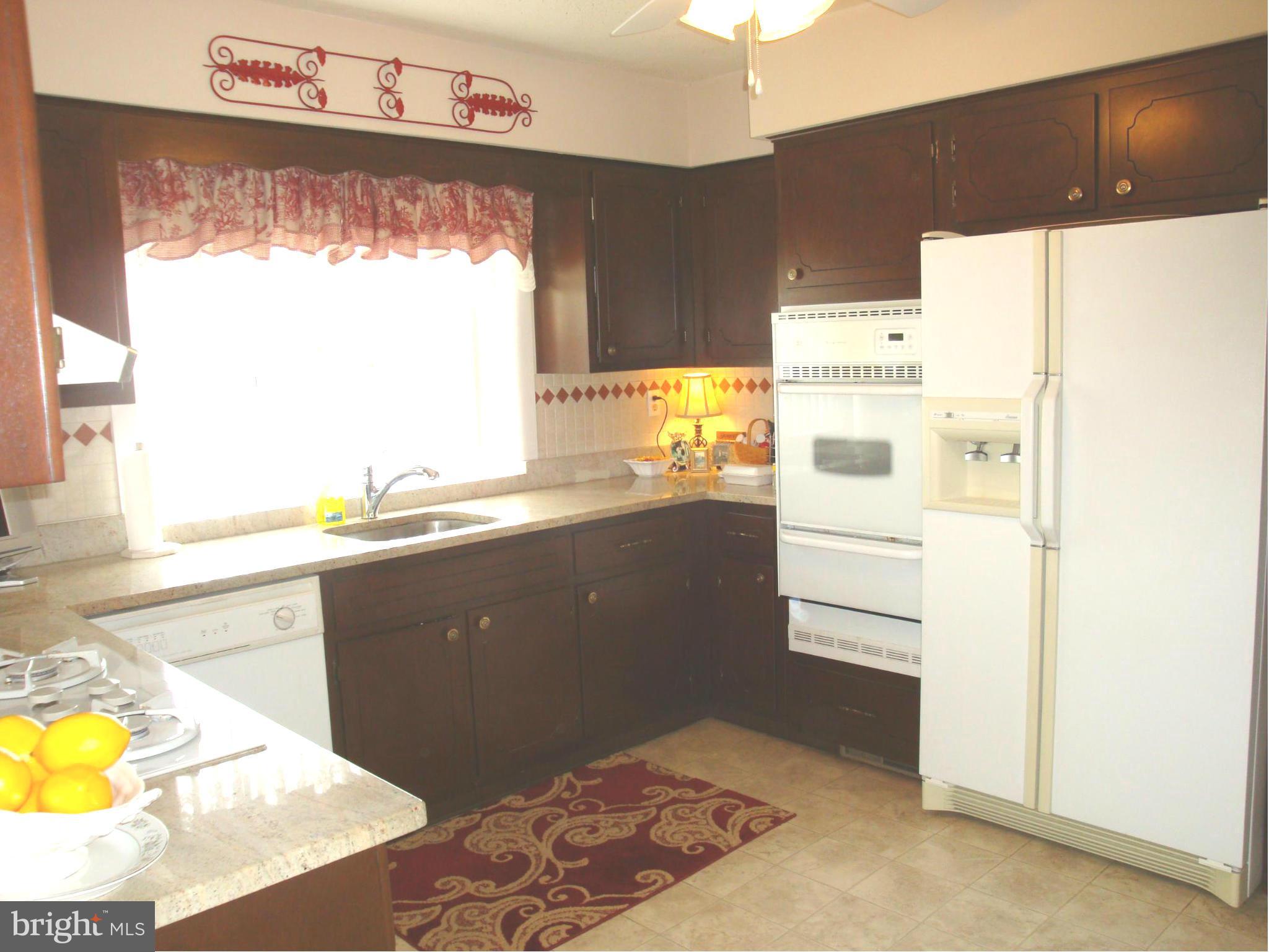 2404 Perring Woods Road Baltimore, MD 21234 - Photo 4 of 28 Kitchen