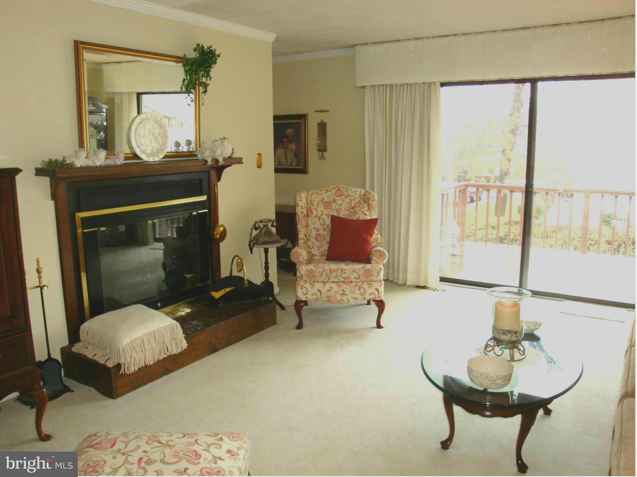 2404 Perring Woods Road Baltimore, MD 21234 - Photo 8 of 28 Living Room