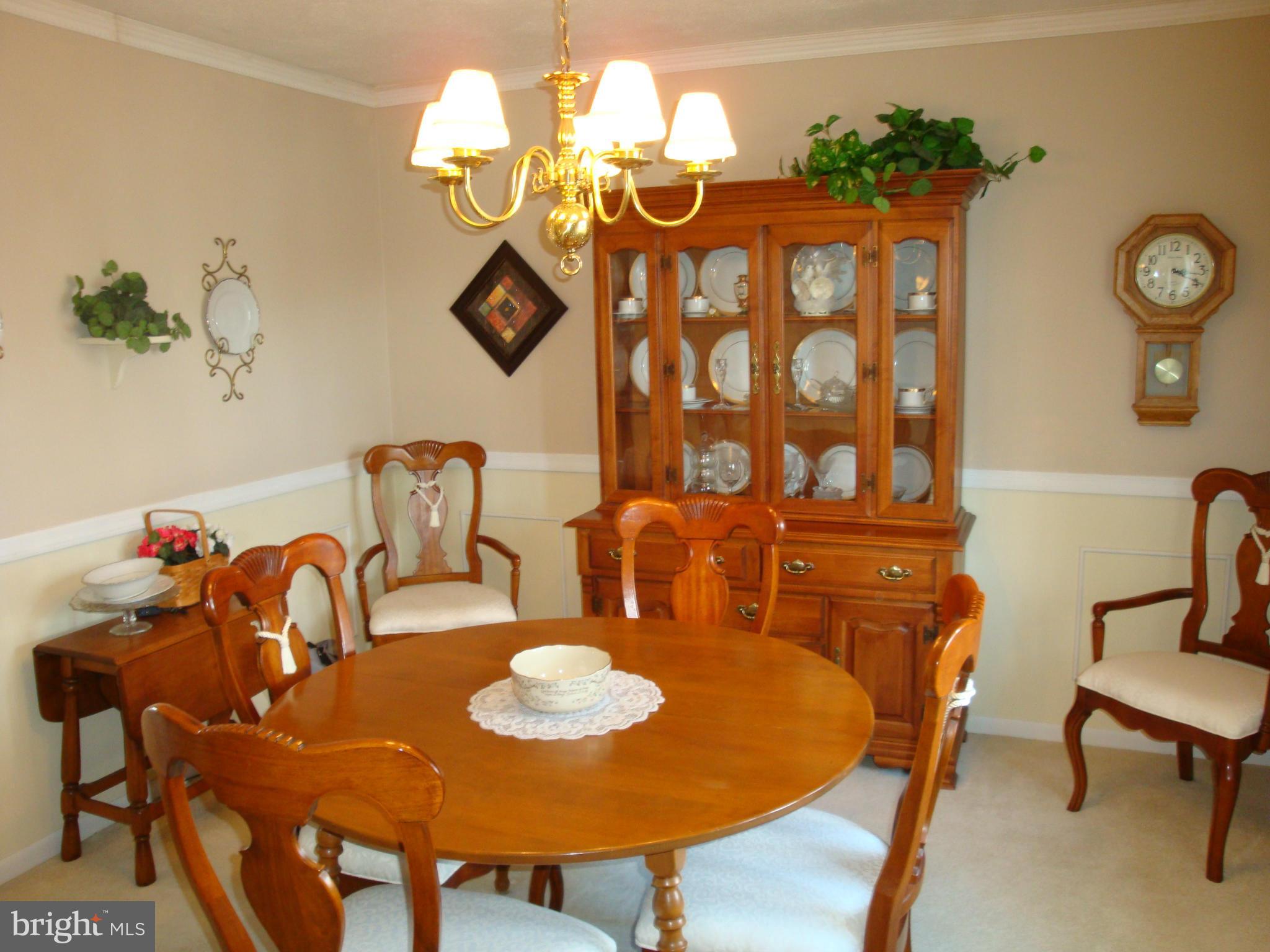 2404 Perring Woods Road Baltimore, MD 21234 - Photo 9 of 28 Dining Room
