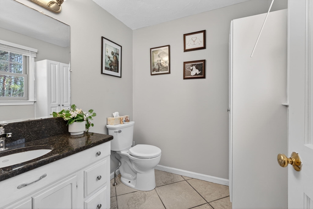 12 Hammond Farm Road Haverhill, MA 01832 - Photo 15 of 42