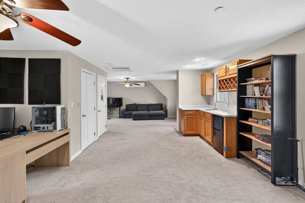 12 Hammond Farm Road Haverhill, MA 01832 - Photo 21 of 42