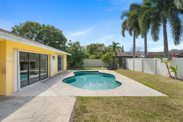 $699,999 | 4231 Northwest 73rd Avenue, Lauderhill, FL 33319