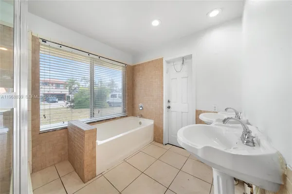 $699,999 | 4231 Northwest 73rd Avenue, Lauderhill, FL 33319