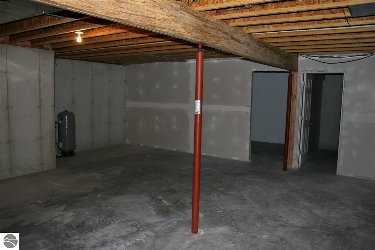 6069 East 34 Road Cadillac, MI 49601 - Photo 57 of 61 1778689-58.JPG