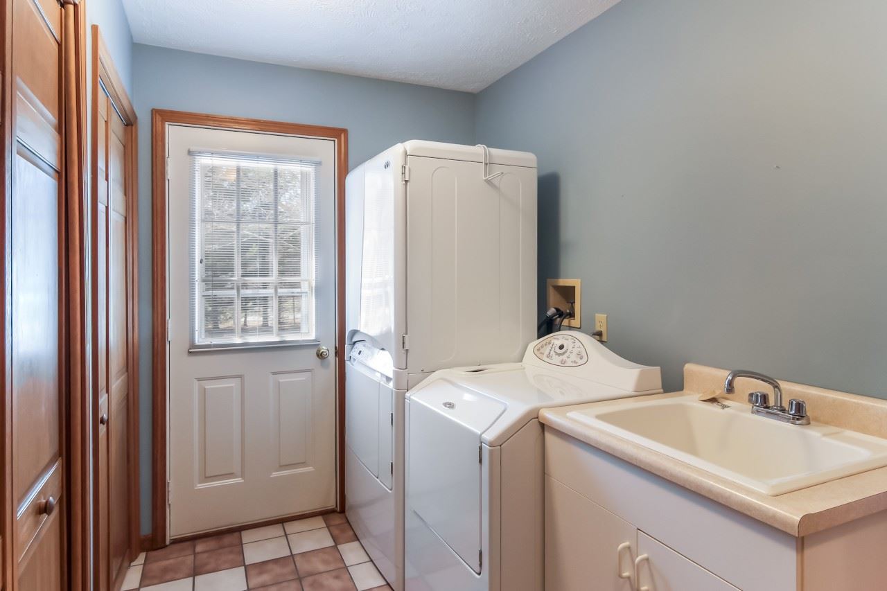 7100 South Dunns Farm Road Maple City, MI 49664 - Photo 32 of 51 1859985-31.JPG