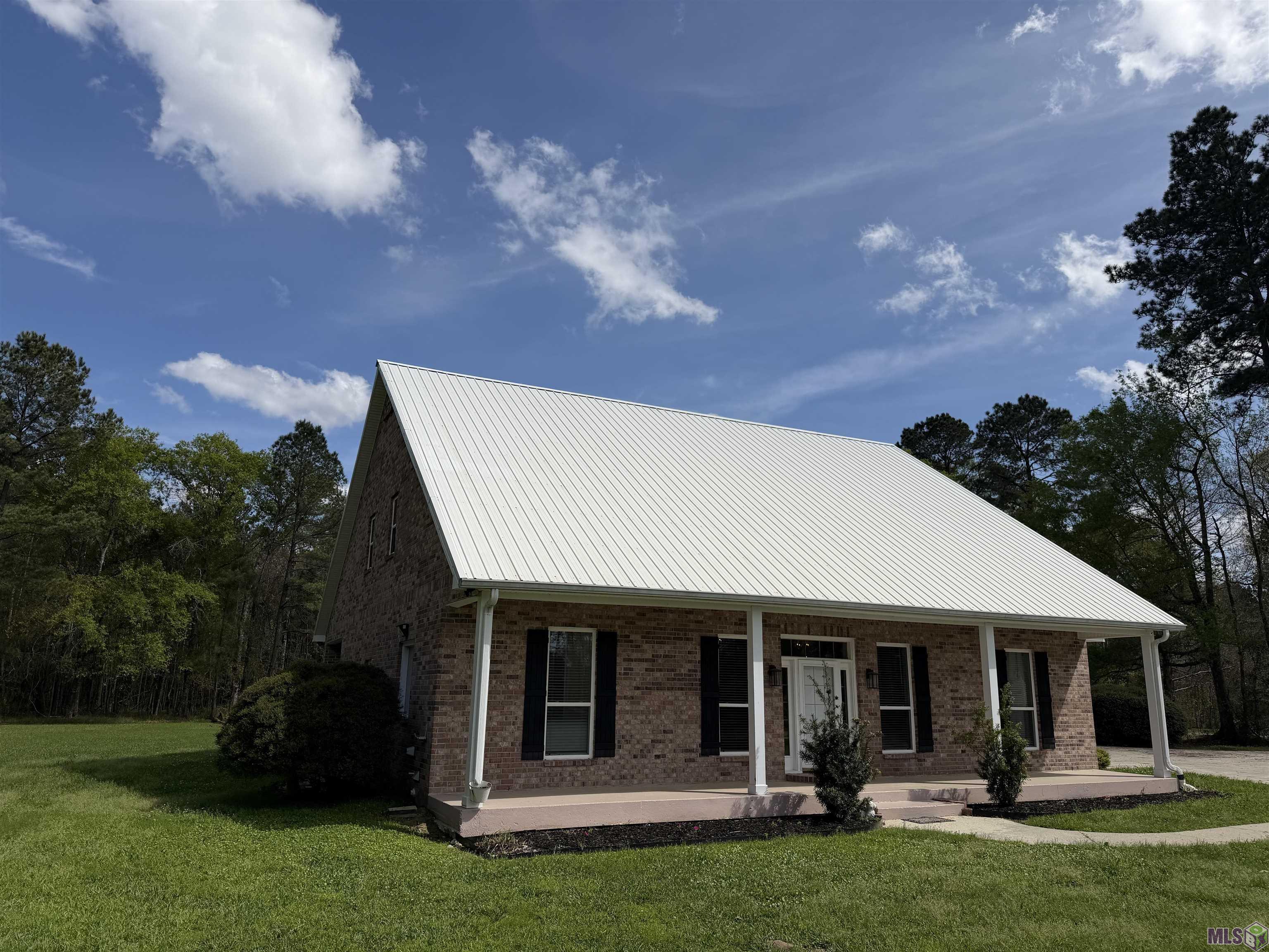39062 Reinninger Road Denham Springs, LA 70706 - Photo 4 of 33