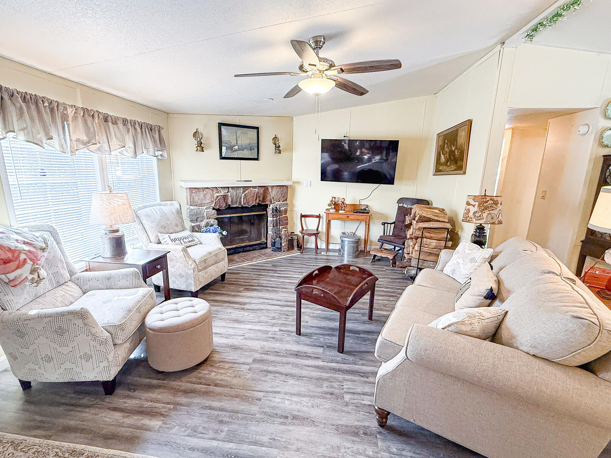 900 West Bay Road Gouldsboro, ME 04607 - Photo 10 of 24 Living room