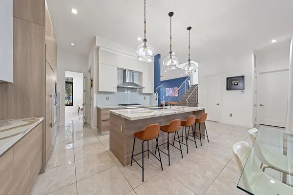 $1,925,000 | 8225 Central Park Boulevard, Doral, FL 33166