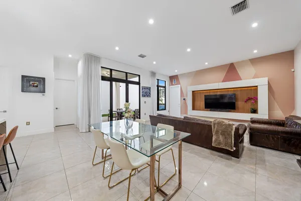 $1,925,000 | 8225 Central Park Boulevard, Doral, FL 33166