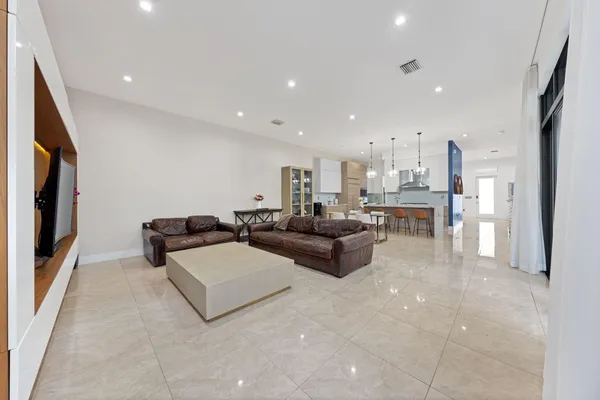 $1,925,000 | 8225 Central Park Boulevard, Doral, FL 33166