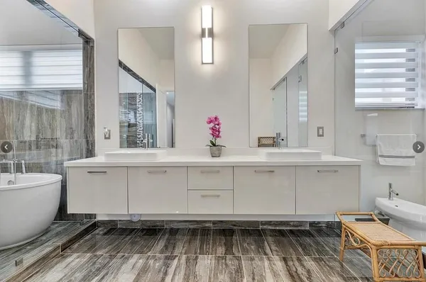 $1,925,000 | 8225 Central Park Boulevard, Doral, FL 33166