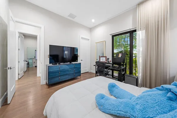 $1,925,000 | 8225 Central Park Boulevard, Doral, FL 33166