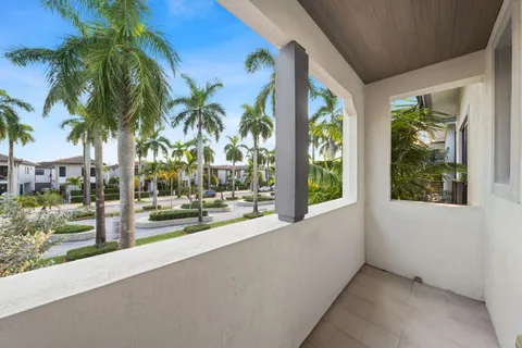 $1,925,000 | 8225 Central Park Boulevard, Doral, FL 33166